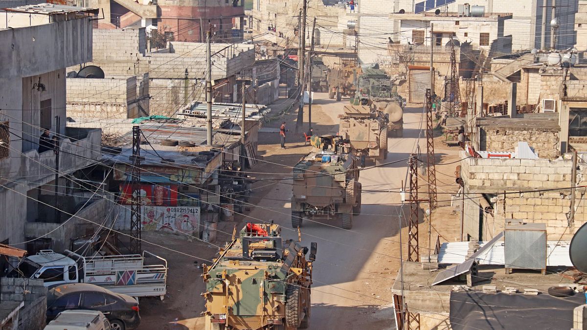 مقتل 33 جنديًا تركيًا في إدلب وأنقرة تطلب إقامة منطقة حظر جوي شمال غرب سوريا