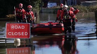 Hochwasser in Großbritannien - Weiterer Sturm erwartet