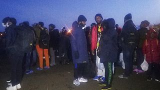 Εκατοντάδες μετανάστες στα σύνορα με Ελλάδα - Αθήνα: Μέγιστη η φύλαξη στα σύνορα