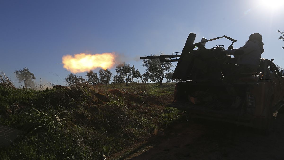 مقتل 16 من قوات النظام السوري في قصف تركي شمال سوريا 
