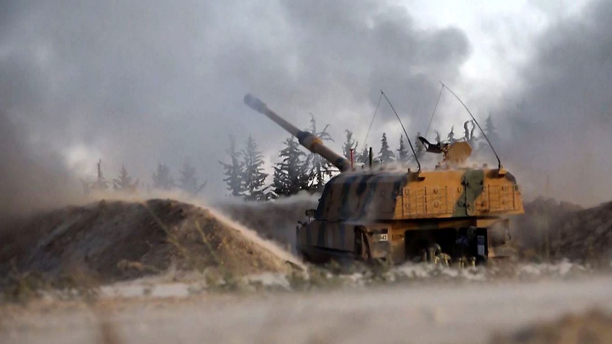 Турецкие военные наносят удары по позициям сирийской правительственной армии в Идлибской зоне деэскалации