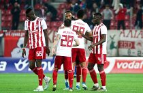 Οι παίκτες του Ολυμπιακού πανηγυρίζουν