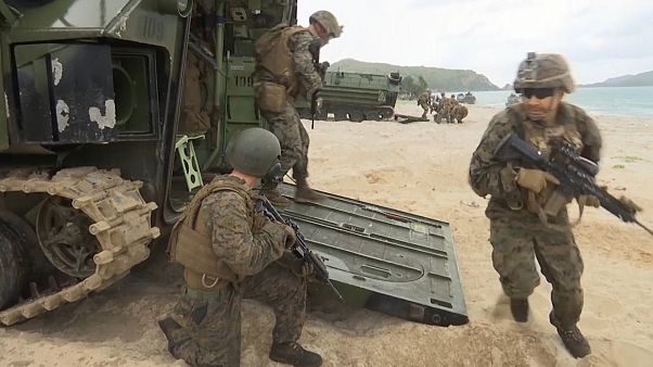 Sur une plage de Thaïlande, les armées américaines et thaïlandaises s'entrainent Sur une plage de Thaïlande, les armées américaines et thaïlandaises s'entrainent