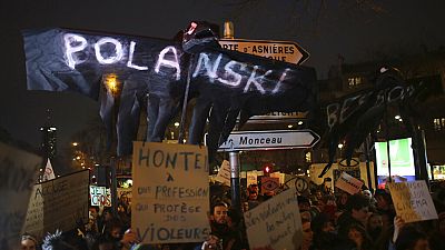 César-gála: Polanski és díja ellen tüntettek