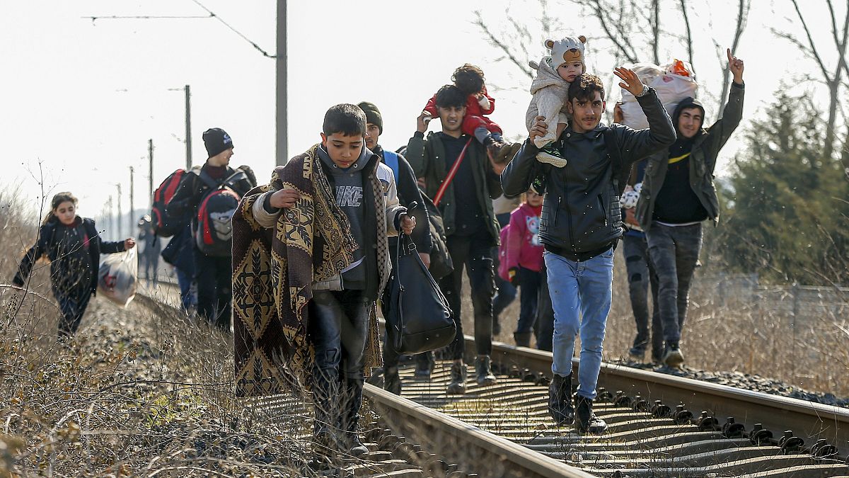 Edirne'den Yunanistan'a geçmeye çalışan göçmenler