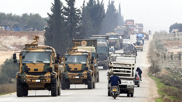 Török katonai konvoj a szíriai Idlib kormányzóság keleti részén Török katonai konvoj a szíriai Idlib kormányzóság keleti részén