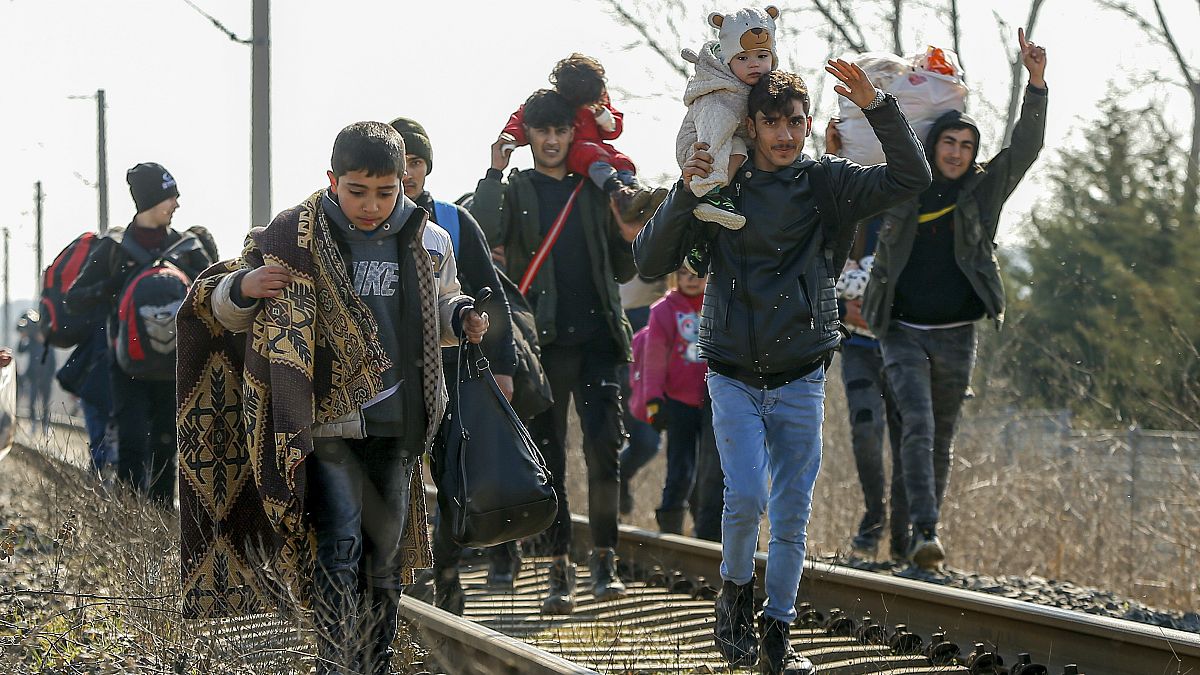 هجوم هزاران مهاجر به مرز ترکیه-یونان؛ اتحادیه اروپا هشدار مرزی را بالا برد