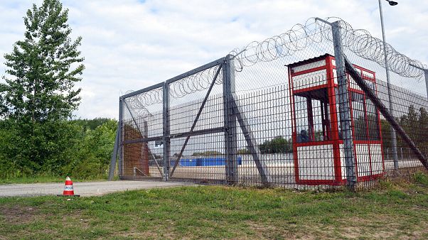 A röszkei tranzitzóna bejárata A röszkei tranzitzóna bejárata