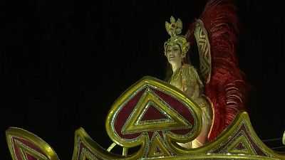 No comment: felvonultak a riói karnevál legjobb szambaiskolái