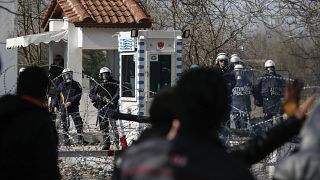 الأمم المتحدة تدعو اليونان إلى تجنّب القوة "المفرطة" في مواجهة المهاجرين