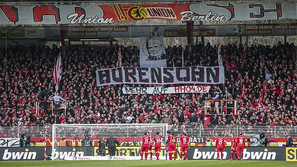 Fußball im Fadenkreuz: Zu den Beleidigungen gegen Dietmar Hopp Fußball im Fadenkreuz: Zu den Beleidigungen gegen Dietmar Hopp
