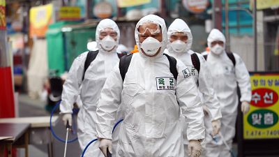 Über 80.000 Coronavirus-Fälle in China - Johnson: "Wir müssen da durch"