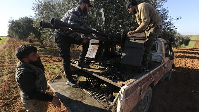 Turquía derriba dos aviones sirios en Idlib