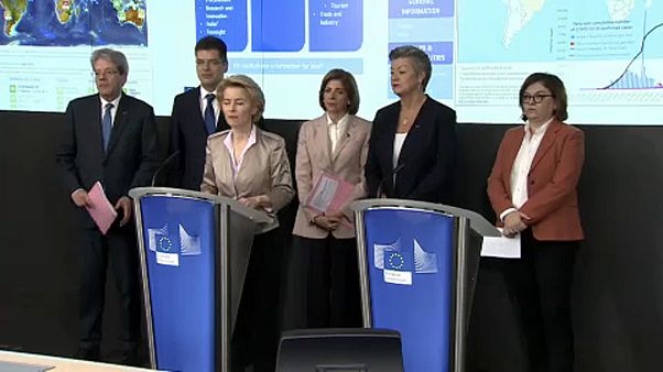Ursula von der Leyen bei der Vorstellung der EU-Maßnahmen auf das Coronavirus Ursula von der Leyen bei der Vorstellung der EU-Maßnahmen auf das Coronavirus