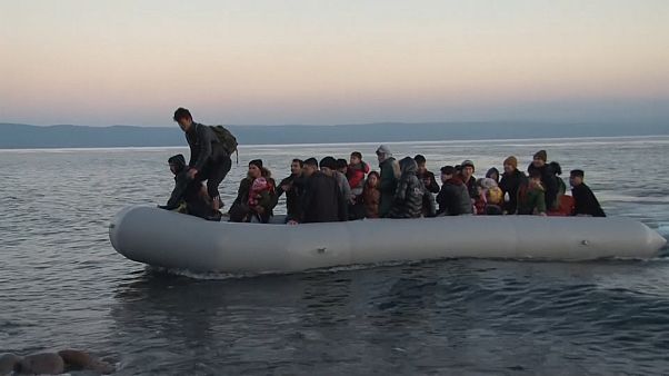 No comment: gumicsónakkal érkeznek a menekültek Leszboszra No comment: gumicsónakkal érkeznek a menekültek Leszboszra