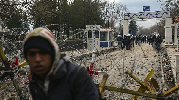 Η ηγεσία της Ε.Ε. με τον πρωθυπουργό στα ελληνοτουρκικά σύνορα Η ηγεσία της Ε.Ε. με τον πρωθυπουργό στα ελληνοτουρκικά σύνορα