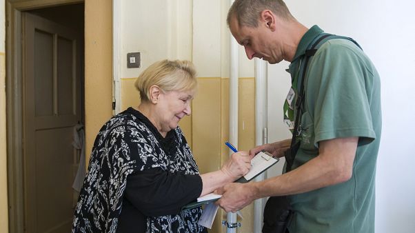 Meghozta a postás a nyugdíjat Meghozta a postás a nyugdíjat