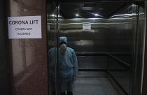 Covid-19: Αυξάνονται τα κρούσματα – Ποιες οι τελευταίες εξελίξεις