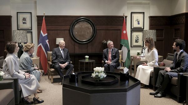 الأردن يأمل أن تتمكن "أصوات الحكمة" من التقريب بين الفلسطينيين والإسرائيليين الأردن يأمل أن تتمكن "أصوات الحكمة" من التقريب بين الفلسطينيين والإسرائيليين