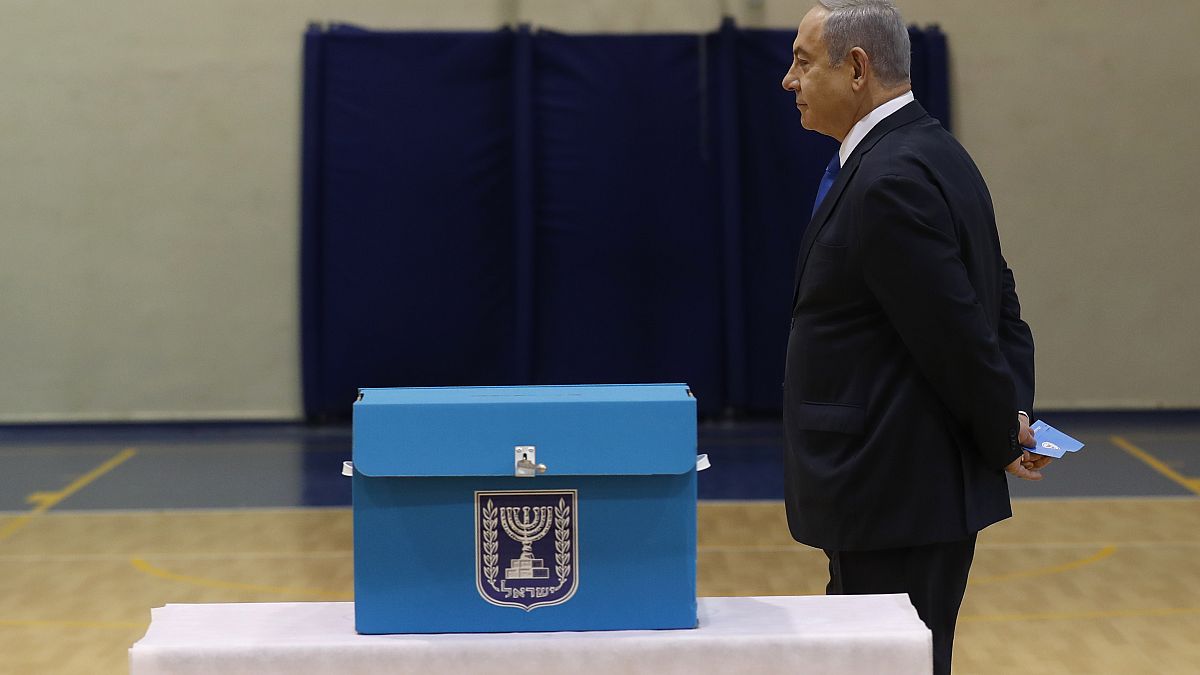 Benyamin Netanyahu dans un bureau de vote de Jérusalem, le 2 mars 2020