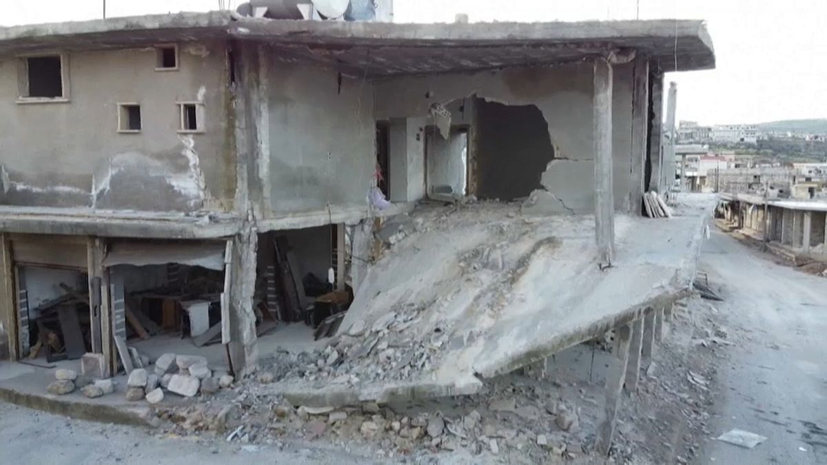 شاهد: قصف ودمار استهدف قرية بليون بريف إدلب