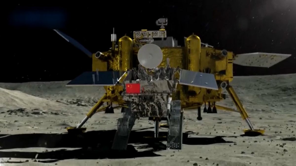 شاهد: مركبة يوتو-2 الصينية تجري عمليات استكشاف على القمر