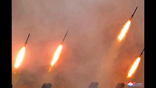 شاهد: كوريا الشمالية تطلق صاروخين باليستيين من مدينة وونسان