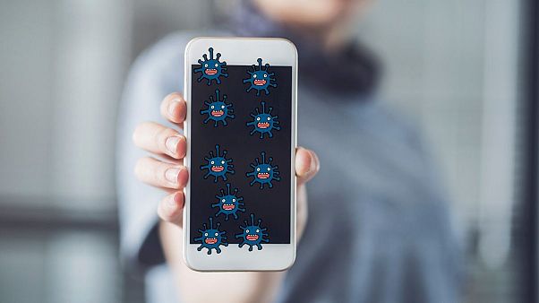 ویروس کرونا میتواند تا ۹۶ ساعت روی صفحه نمایش موبایل زنده بماند ویروس کرونا میتواند تا ۹۶ ساعت روی صفحه نمایش موبایل زنده بماند