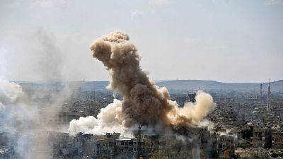 Suriye ordu güçlerinin El Bara kasabasına yaptığı hava saldırıları