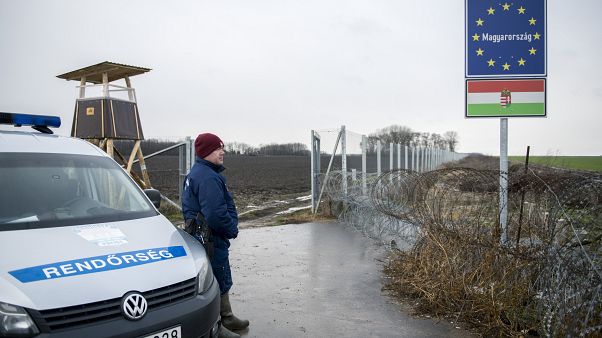 Vizsgálja a tranzitzónák lezárását Brüsszel Vizsgálja a tranzitzónák lezárását Brüsszel