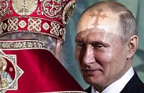 Vlagyimir Putyin orosz elnök és Kirill moszkvai pátriárka, az orosz ortodox egyház feje