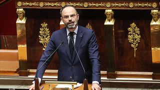 Le premier ministre français Edouard Philippe s'adresse à l'Assemblée nationale lors d'un vote de confiance suite à l'usage du 49-3 pour faire adopter la réforme des retraites