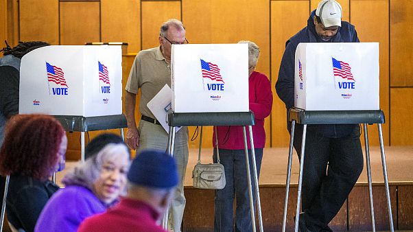 Eleitores votam num dos Estados a votos na "Super Terça-feira" das Primárias norte-americanas Eleitores votam num dos Estados a votos na "Super Terça-feira" das Primárias norte-americanas