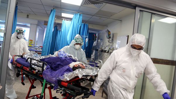 Covid-19 nedeniyle fiyatları artan maske ve tulumun ihracatı ön izne bağlandı Covid-19 nedeniyle fiyatları artan maske ve tulumun ihracatı ön izne bağlandı