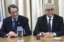 Ο Πρόεδρος της Κυπριακής Δημοκρατίας Νίκος Αναστασιάδης και ο τ/κ ηγέτης Μουσταφά Ακιντζί