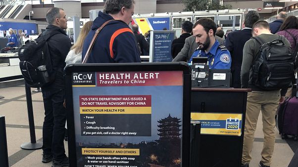 Virus-Warnung am Flughafen von Denver in den USA Virus-Warnung am Flughafen von Denver in den USA