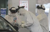 فيروس كورونا في إيطاليا.. لا قبلات لا مصافحات ومباريات خلف أبواب موصدة