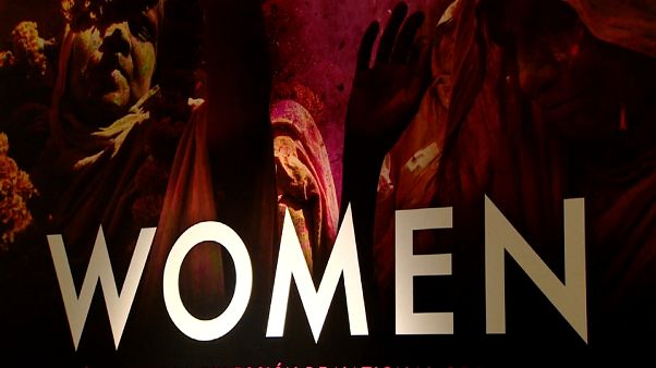 'WOMEN', un siglo de logros y desafíos para las mujeres en fotos 'WOMEN', un siglo de logros y desafíos para las mujeres en fotos