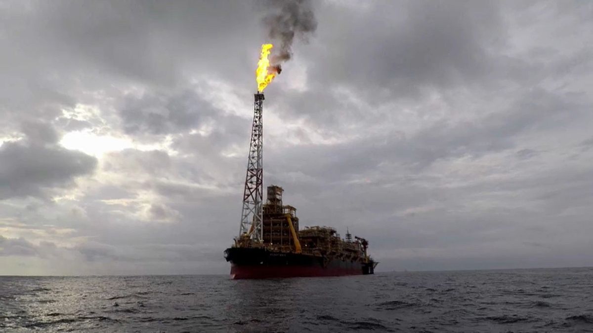 OPEP quer reduzir produção de petróleo 