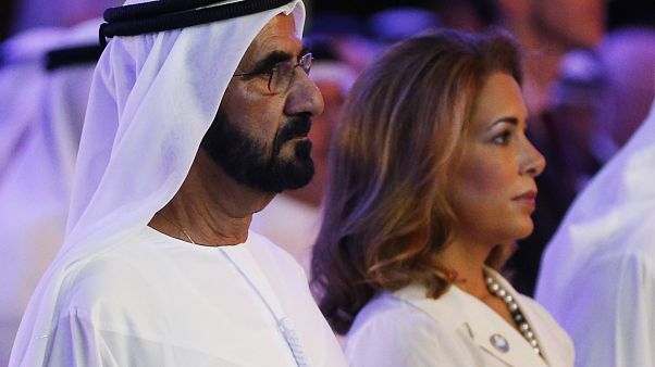 القضاء البريطاني يقول إن حاكم دبي خطف اثنتين من بناته وهدّد زوجته الأميرة هيا بنت الحسين القضاء البريطاني يقول إن حاكم دبي خطف اثنتين من بناته وهدّد زوجته الأميرة هيا بنت الحسين