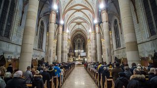 Éjféli szentmise a budapesti Árpád-házi Szent Erzsébet-plébániatemplomban