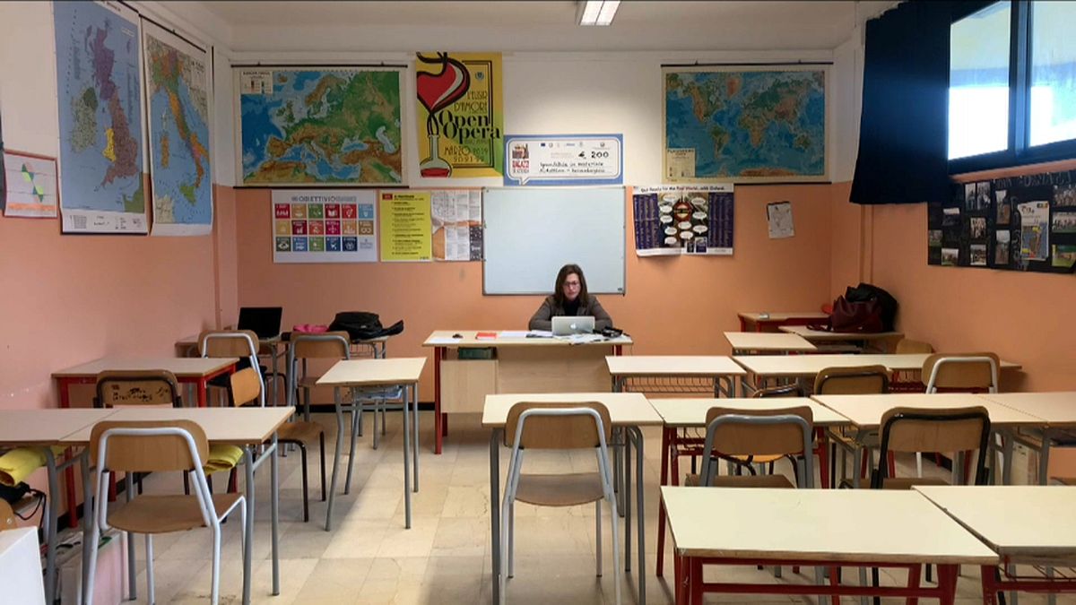 Az iskolák bezártak, de a tanítás nem mindenhol szünetel Olaszországban