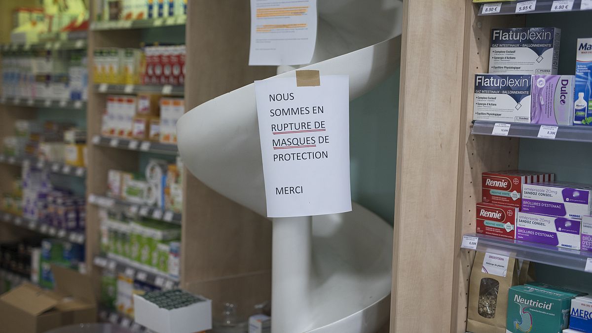 Аптека во Франции: «Маски кончились»