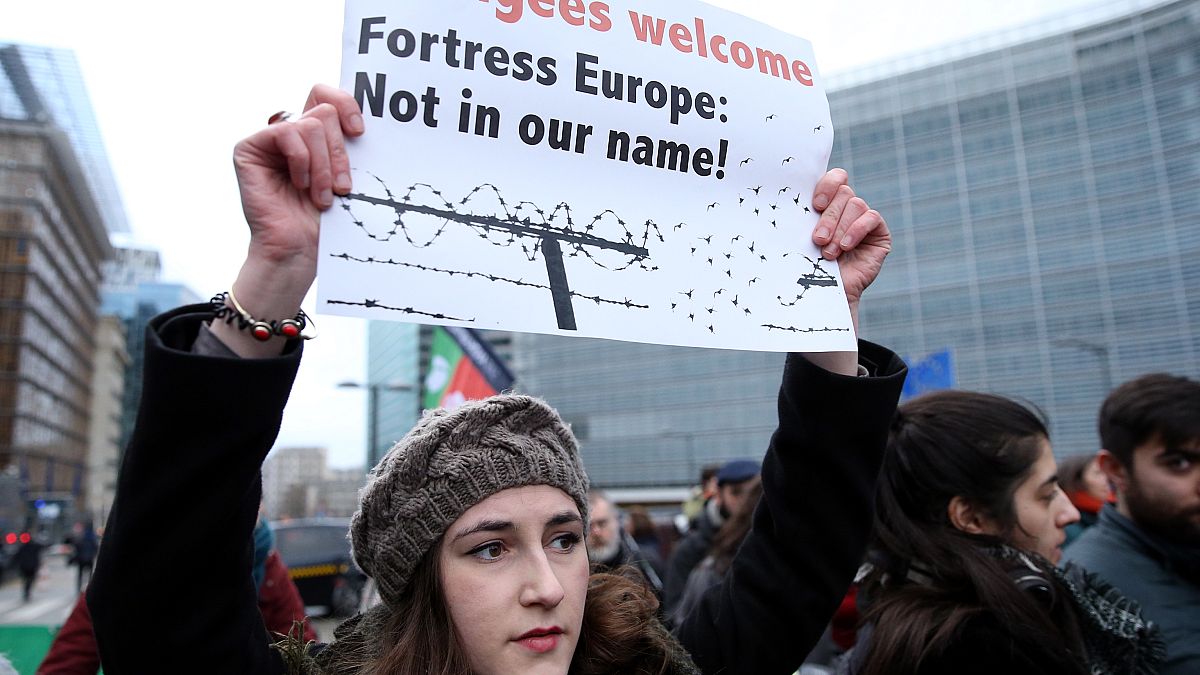 Belçika'nın başkenti Brüksel'de Yunanistan ve Avrupa Birliğinin göç politikaları protesto edildi