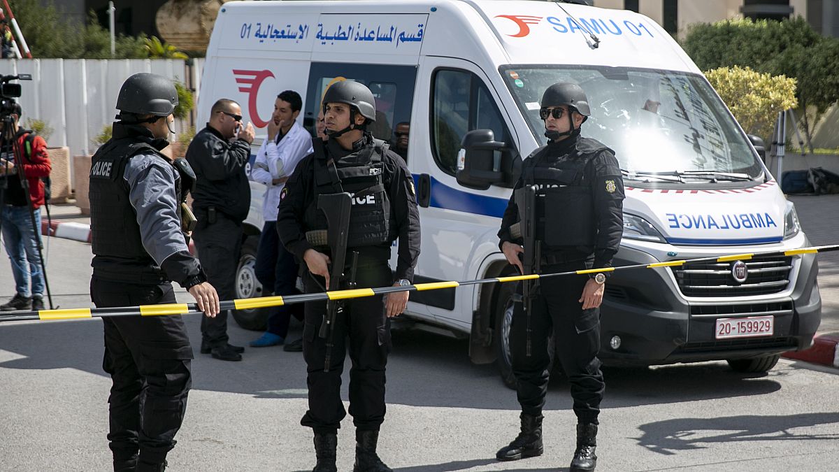 أعوان للشرطة التونسية بالقرب من السفارة الأمريكية في تونس - 2020/03/06