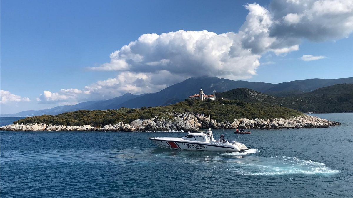 Sahil Güvenlik Komutanlığı: Cumhurbaşkanımızın talimatıyla Ege Denizi'nden kaçak geçişleri durdurduk