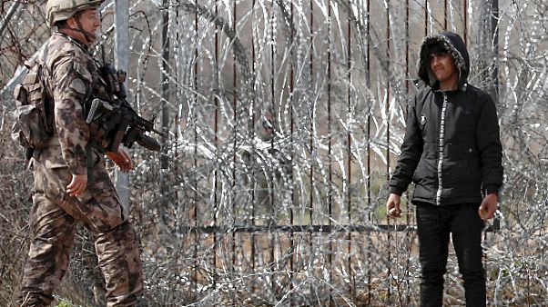 Confrontos na fronteira entre a Grécia e a Turquia Confrontos na fronteira entre a Grécia e a Turquia