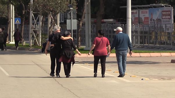 Adana'da düzenlenen 8 Mart Kadınlar Günü mitingine erkekler alınmadı Adana'da düzenlenen 8 Mart Kadınlar Günü mitingine erkekler alınmadı