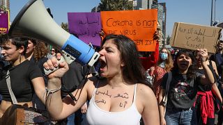 فيديو: مسيرة في بيروت لدعم المرأة والمطالبة بحقوقها رغم فيروس كورونا