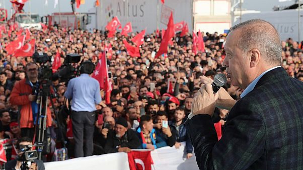 Erdoğan Silivri'de halka hitap etti Erdoğan Silivri'de halka hitap etti